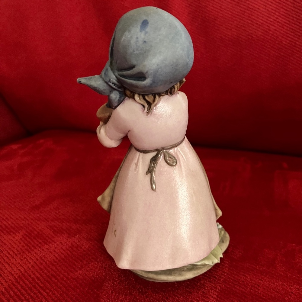 Capodimonte Girl Feeding Geese - Picture 3 of 4